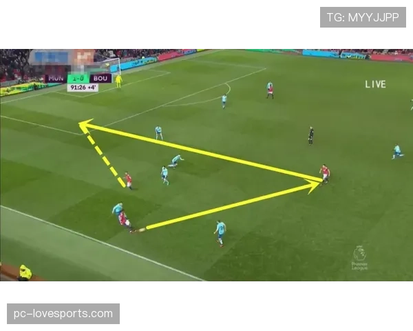 伊萨克的战术定位与进攻效率之间存在哪些关键落差？