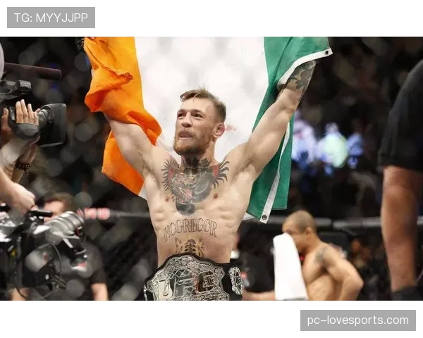 康纳·麦格雷戈在家喝红酒配蛋白粉，训练完直接开香槟冲澡