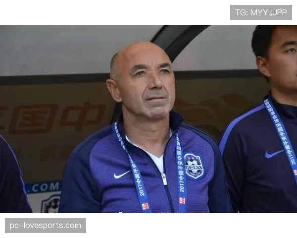 坎通纳回撤接应如何重塑前锋战术价值